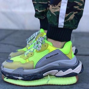 Balenciaga Triple S - Luxury dripstores
