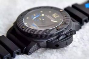 1:1 Replica Luminor Submersible Panerai PAM616 Carbotech