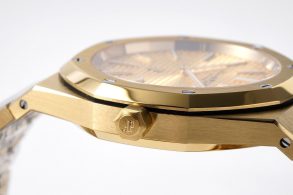 Audemars Piguet Royal Oak Reference 15202 Jumbo Yellow Gold Champagne Dial Swiss Replica Watch