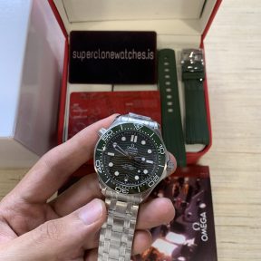 Omega Seamaster Diver 300m Co Axial Green Dial Replica