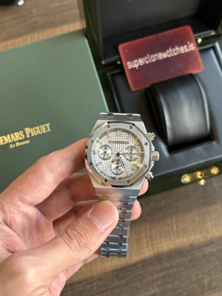AP Royal Oak Ref26240 Silver/White Dial Chronograph 4401 Movement Super Clone