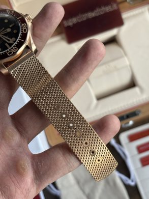 Hyper Fake Omega Seamaster 300 James Bond Bronze Gold